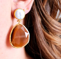 Earring Twin Glow Pearl & Brown