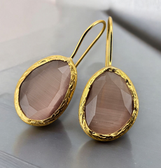 Glowdrop earring, Taupe Medium