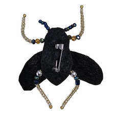 Brooch Buzzel
