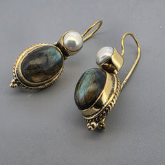 Earring: Antoinette
