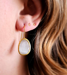 Glowdrop earring, White Medium