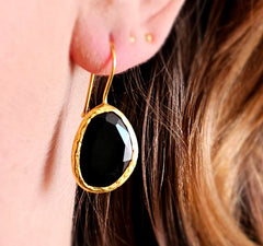 Glowdrop earring, Black Medium