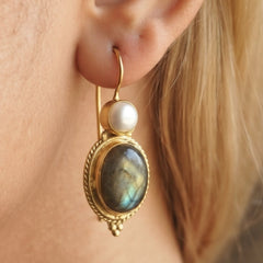 Earring: Antoinette