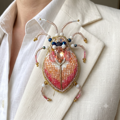 Brooch Scarabaea Rosa